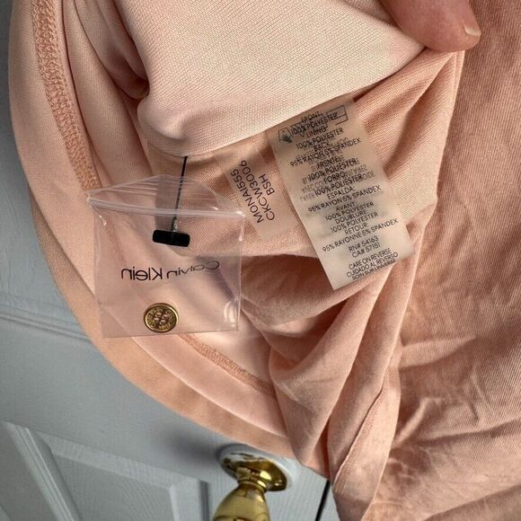 NWOT Calvin Klein XL Peach Roll Tab Short Sleeve V Neck Career Top - Picture 6 of 9